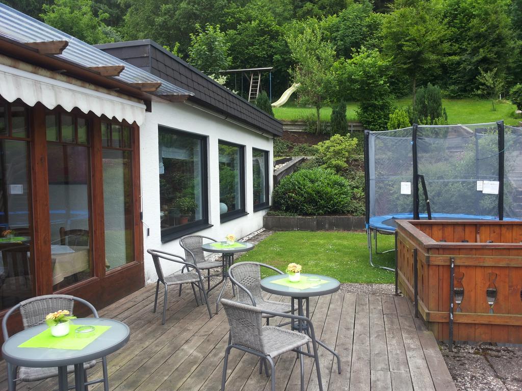 Pension "Dorfkrug" Winterberg Exterior photo