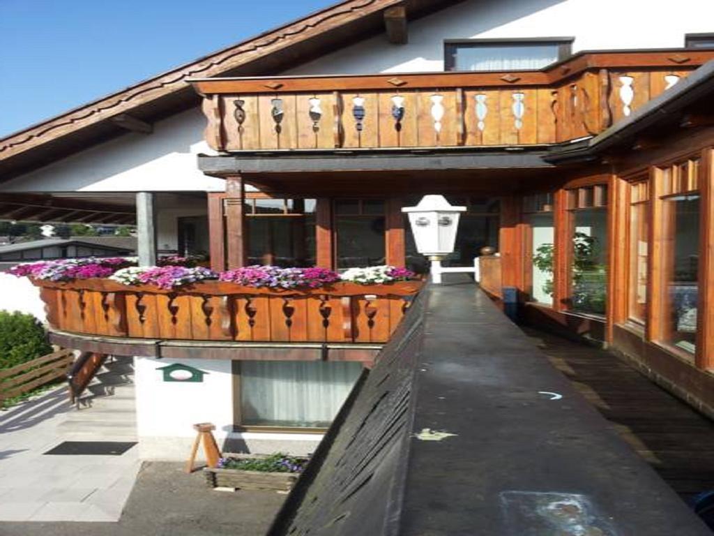 Pension "Dorfkrug" Winterberg Exterior photo